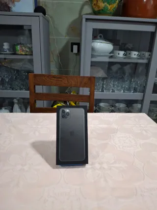 Scatola iPhone 11 Pro Max verde