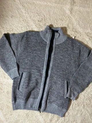 Jersey Julepee gris cremallera cuello alto