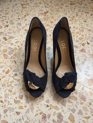 Zapatos de tacón Lodi negros y dorados Con caja