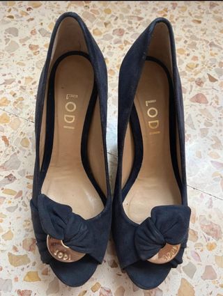 Zapatos de tacón Lodi negros y dorados Con caja