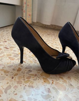 Zapatos de tacón Lodi negros y dorados Con caja