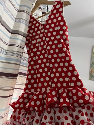 Traje de flamenca rojo y blanco