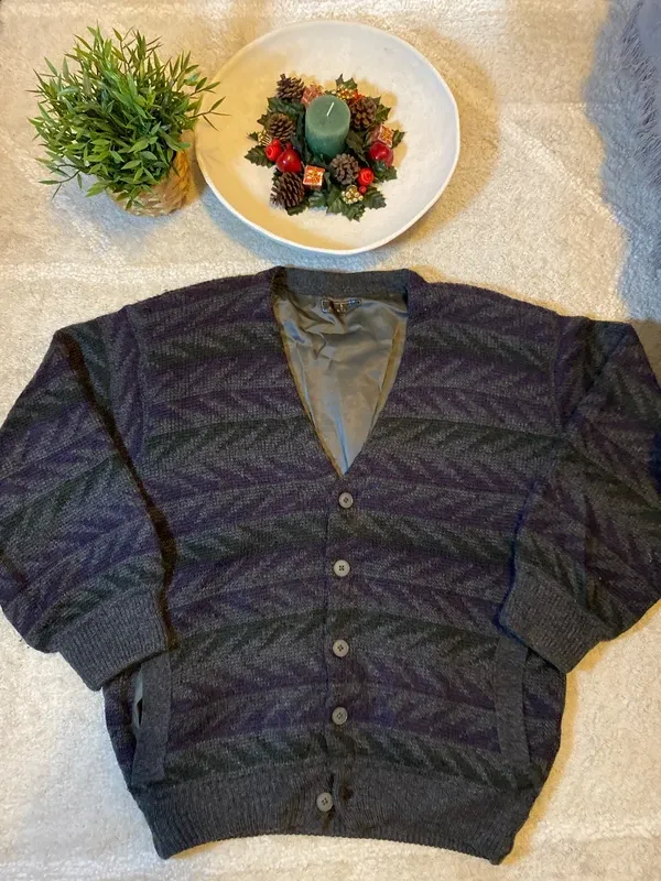 Cárdigan gris y morado hecho en España