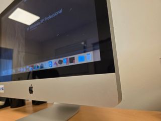 IMAC 21.5 ̈ 2011 + TECLADO Y RATON INALAMBRICOS