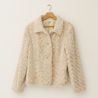 Talla 48. Abrigo de pelo beige corto mujer