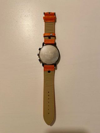 Reloj hombre marca OT SEA negro y naranja.