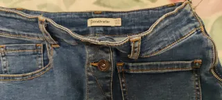 Falda vaquera midi con botones