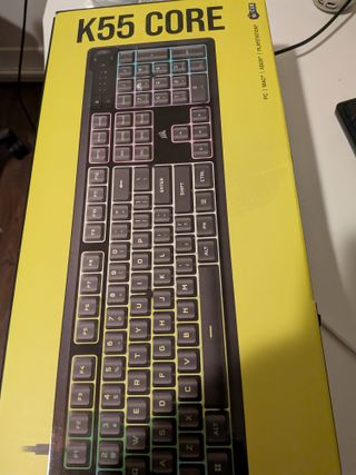 Corsair K55 CORE Teclado Gaming RGB