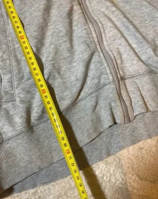 Sudadera Adidas gris con cremallera