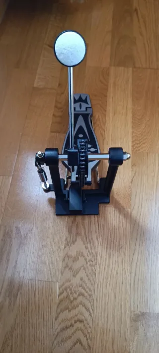 Pedal de bombo Millenium