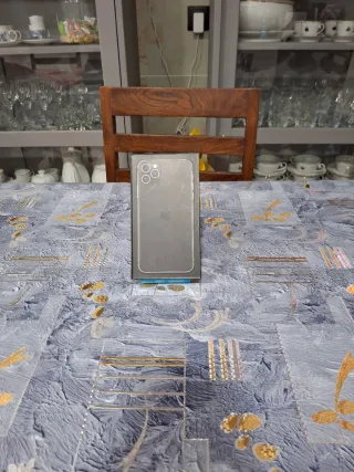 Caja iPhone 11 Pro Max grafito