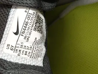 Nike Air Max Nova niño 38.5