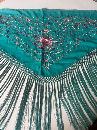 Manton Flamenca Mujer Bordado Flores