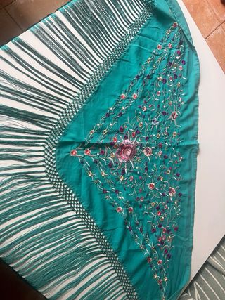 Manton Flamenca Mujer Bordado Flores