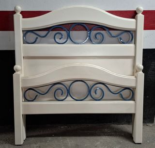 CAMA DE 90 + SOMIER + MESITA DE NOCHE