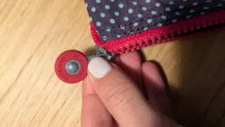 Monedero Kipling lunares morado y turquesa