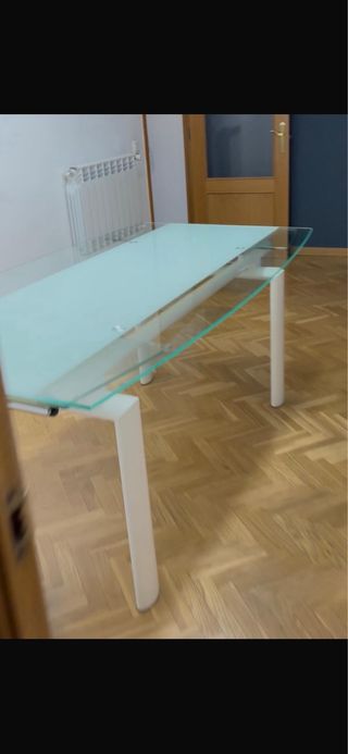 Mesa de cristal moderna