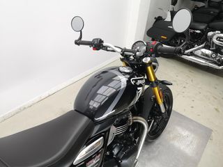 TRIUMPH SPEED 400 2024 4477 kms.