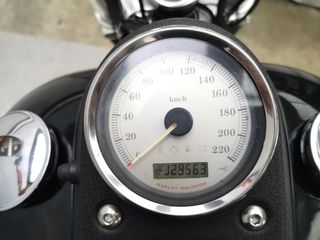 HARLEY DAVIDSON DYNA STREET BOB 2010 29563 kms.