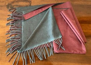 Sciarpa grande 30% cashmere blu e bordeaux