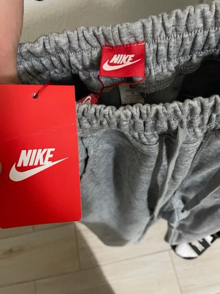 Pantalones Nike grises