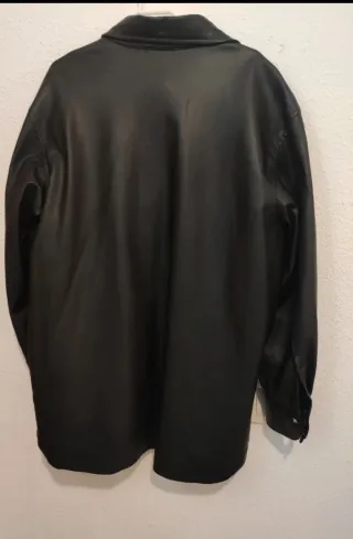 Chaqueta sobrecamisa efecto piel negra