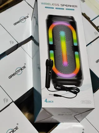 AL POR MAYOR: Altavoz RGB con micro (por unidad)