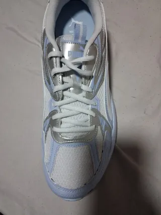 Zapatilla Puma Azul y Plateada