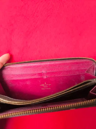 Cartera Louis Vuitton original. Estado casi nuevo.