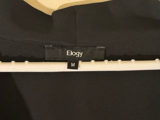 Blusa negra sin mangas