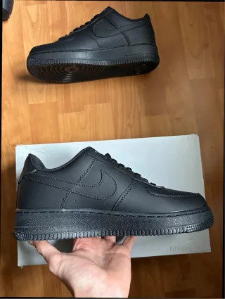 Nike Air Force 1 Talla 42 Negro