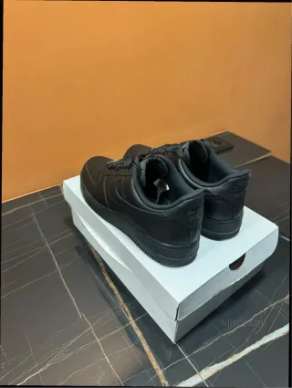 Nike Air Force 1 Talla 43 Negro