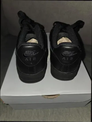 Nike Air Force 1 Talla 42.5 Negro