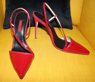 Zapatos de tacón rojos Carolina Herrera