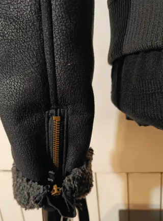 Chaqueta Bershka negra Talla S