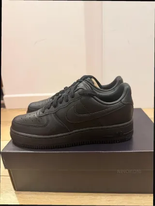 Nike Air Force 1 Talla 42 Negro
