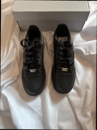 Nike Air Force 1 Negras Talla 38