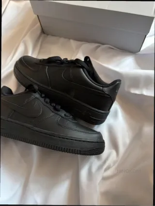Nike Air Force 1 Negras Talla 38