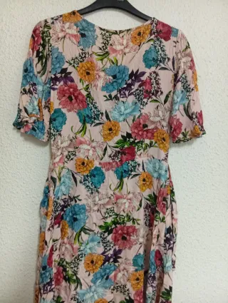 4 Vestidos Florales Talla Única. Precio todos