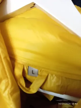 Chaqueta acolchada amarilla