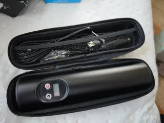 Bomba de aire portátil con estuche