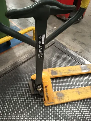 Transpaleta manual Jungheinrich