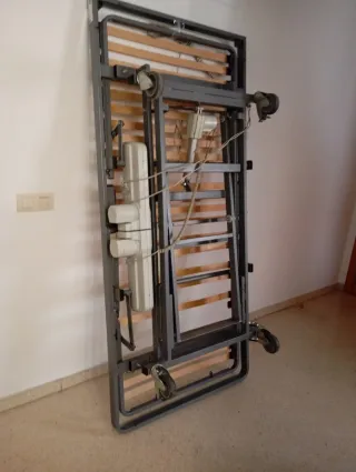 Cama articulada eléctrica Usada pero funciona bien
