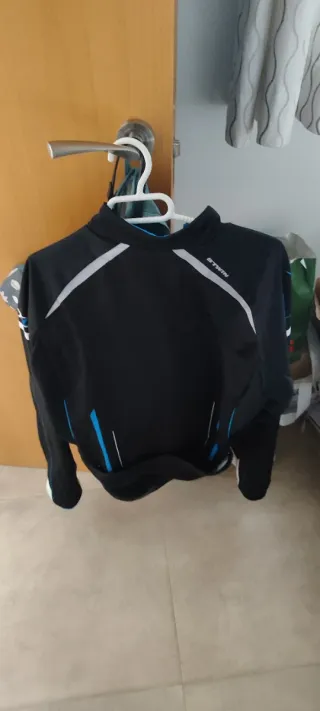Chaqueta Ciclismo Negra y Azul