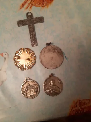 Lote Broches y Colgantes Religión