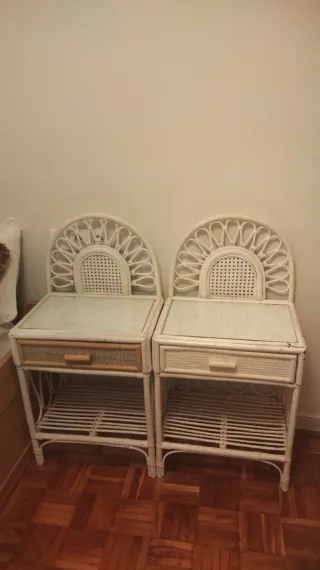 Comodini in rattan e cristallo