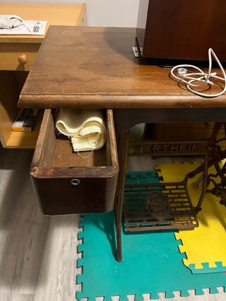 Máquina de coser Wertheim antigua