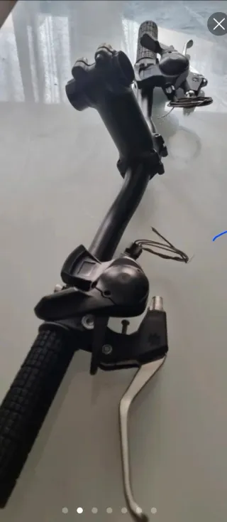 Manillar de bicicleta negro