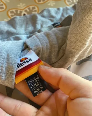 Sudadera Ellesse Gris Blanca Retro Y2K