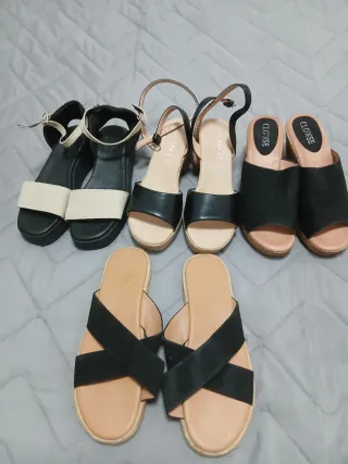 Sandalias de cuña y planas sin marcas